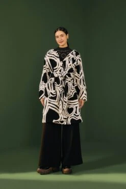 Farm Rio Black And White Wild Hearts Fleece Coat -Farm Rio 302234 04