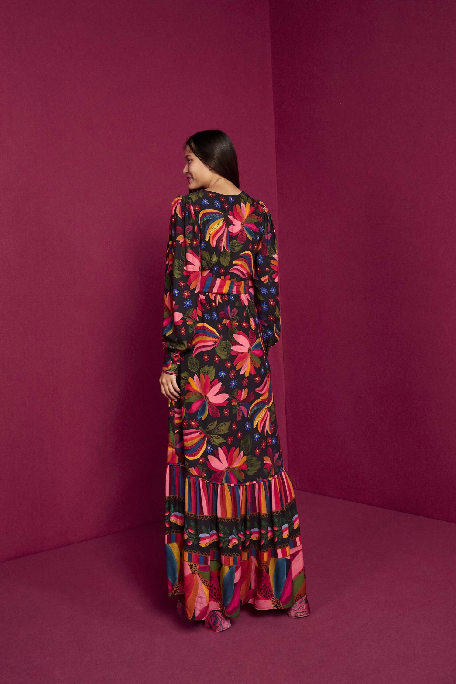 Farm Rio Black Banana Sky Lenzing™ Ecovero™ ViscoseMaxi Dress 4 Farm Rio Black Banana Sky Lenzing™ Ecovero™ ViscoseMaxi Dress - Image 2