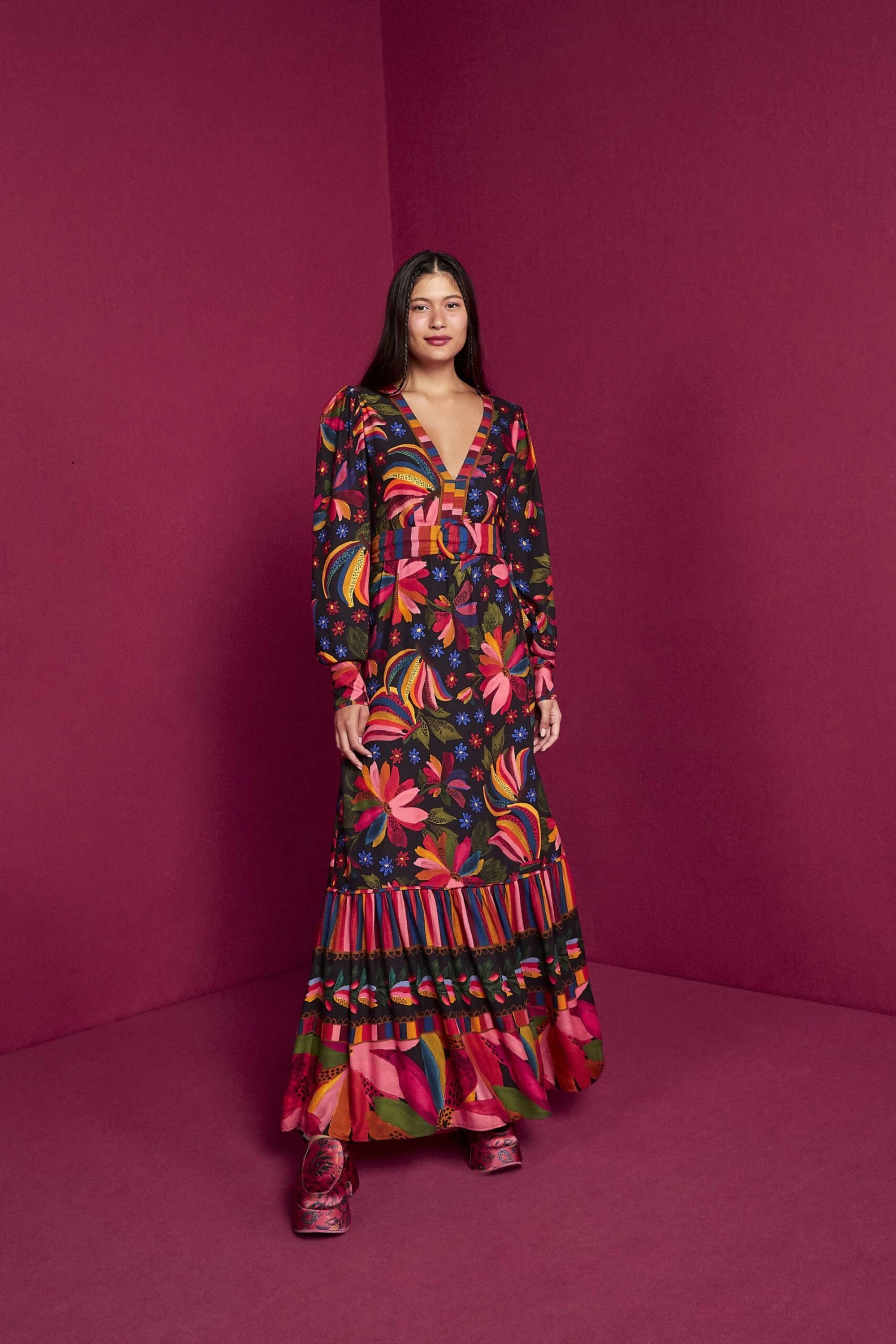 Farm Rio Black Banana Sky Lenzing™ Ecovero™ ViscoseMaxi Dress 6 Farm Rio Black Banana Sky Lenzing™ Ecovero™ ViscoseMaxi Dress - Image 4