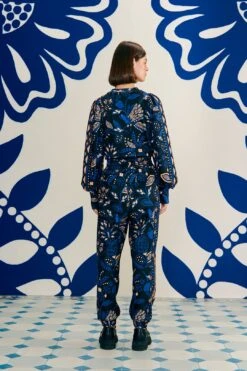 Farm Rio Black Macaw Forest Sweatpants 11 Farm Rio Black Macaw Forest Sweatpants -Farm Rio 303956 04