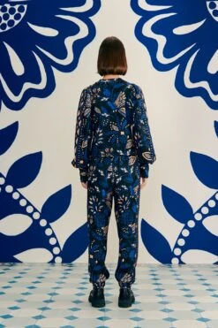 Farm Rio Black Macaw Forest Sweatshirt -Farm Rio 303959 04