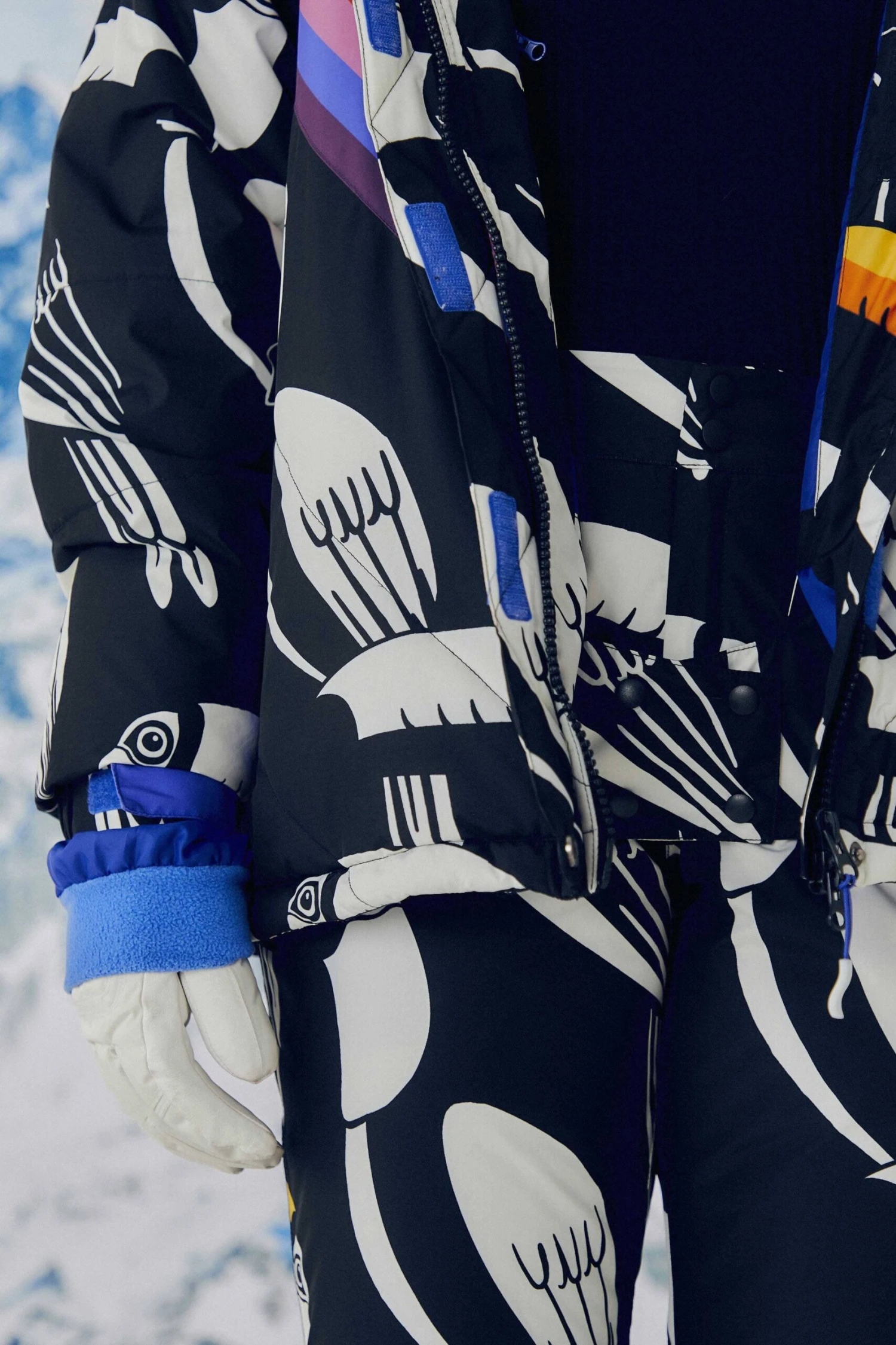 Farm Rio Black Graphic Toucans Ski Puffer Jacket 8 Farm Rio Black Graphic Toucans Ski Puffer Jacket - Image 6