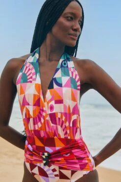 Farm Rio Ombre Graphic Toucans One Piece Swimsuit 9 Farm Rio Ombre Graphic Toucans One Piece Swimsuit -Farm Rio 304287 03