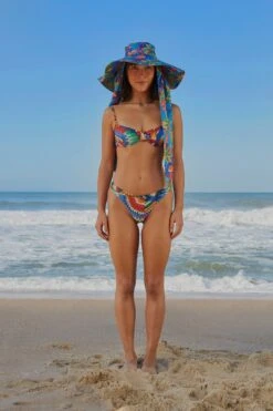 Farm Rio Chevron Toucans Bikini Top 10 Farm Rio Chevron Toucans Bikini Top -Farm Rio 304293 02