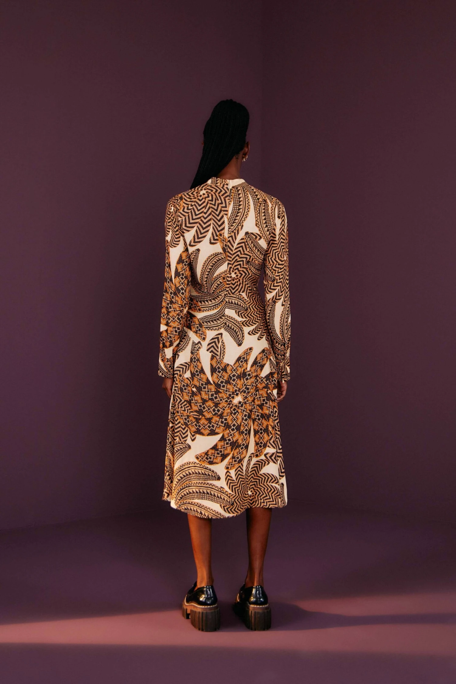 Farm Rio Sand Yawanawa Vanahu Lenzing™ Ecovero™ Viscose Midi Dress 4 Farm Rio Sand Yawanawa Vanahu Lenzing™ Ecovero™ Viscose Midi Dress - Image 2