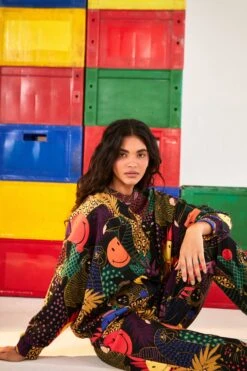 Farm Rio Pop Jungle Smiley® Sweatshirt 10 Farm Rio Pop Jungle Smiley® Sweatshirt -Farm Rio 305150 03