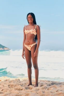 Farm Rio Pitanga Cherry Tie Strap Bikini Top 10 Farm Rio Pitanga Cherry Tie Strap Bikini Top -Farm Rio 307152 02