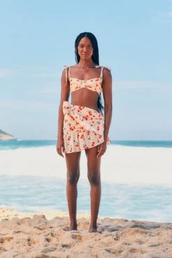 Farm Rio Pitanga Cherry Cover Up 12 Farm Rio Pitanga Cherry Cover Up -Farm Rio 307155 02