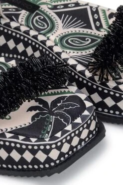 Farm Rio Black Shiny Platform Sandal 8 Farm Rio Black Shiny Platform Sandal -Farm Rio 307585 02