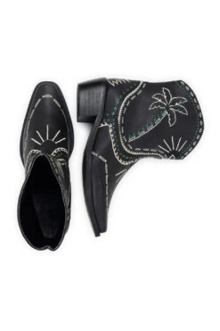 Farm Rio BLACK MYSTIC SCARF WESTERN BOOT 9 Farm Rio BLACK MYSTIC SCARF WESTERN BOOT -Farm Rio 307595 04