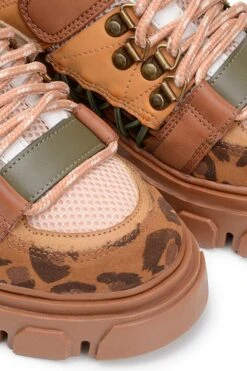 Farm Rio Caramel Floresta Platform Sneaker 9 Farm Rio Caramel Floresta Platform Sneaker -Farm Rio 307605 02