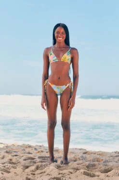 Farm Rio Rio Stamps Bikini Top 10 Farm Rio Rio Stamps Bikini Top -Farm Rio 308496 02