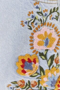 Farm Rio Summer Garden Embroidered Denim Shorts 12 Farm Rio Summer Garden Embroidered Denim Shorts -Farm Rio 311873 05