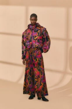 Farm Rio Black Wild Horses Reversible Puffer Jacket 17 Farm Rio Black Wild Horses Reversible Puffer Jacket -Farm Rio 312503 03