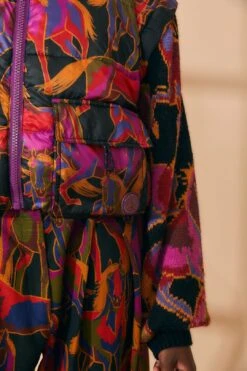 Farm Rio Black Wild Horses Reversible Puffer Jacket 21 Farm Rio Black Wild Horses Reversible Puffer Jacket -Farm Rio 312503 08