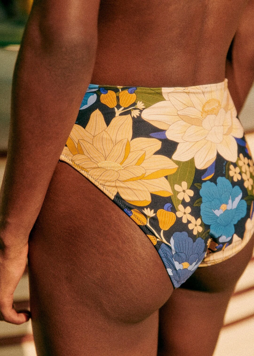 Farm Rio Calme Absolu Mandacaru Floral Bikini Bottom 6 Farm Rio Calme Absolu Mandacaru Floral Bikini Bottom - Image 4