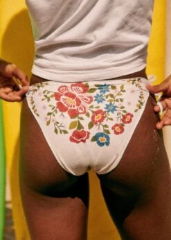 Farm Rio Sunset Romantic Garden Bikini Bottom Tie Side 7 Farm Rio Sunset Romantic Garden Bikini Bottom Tie Side -Farm Rio 313812 03