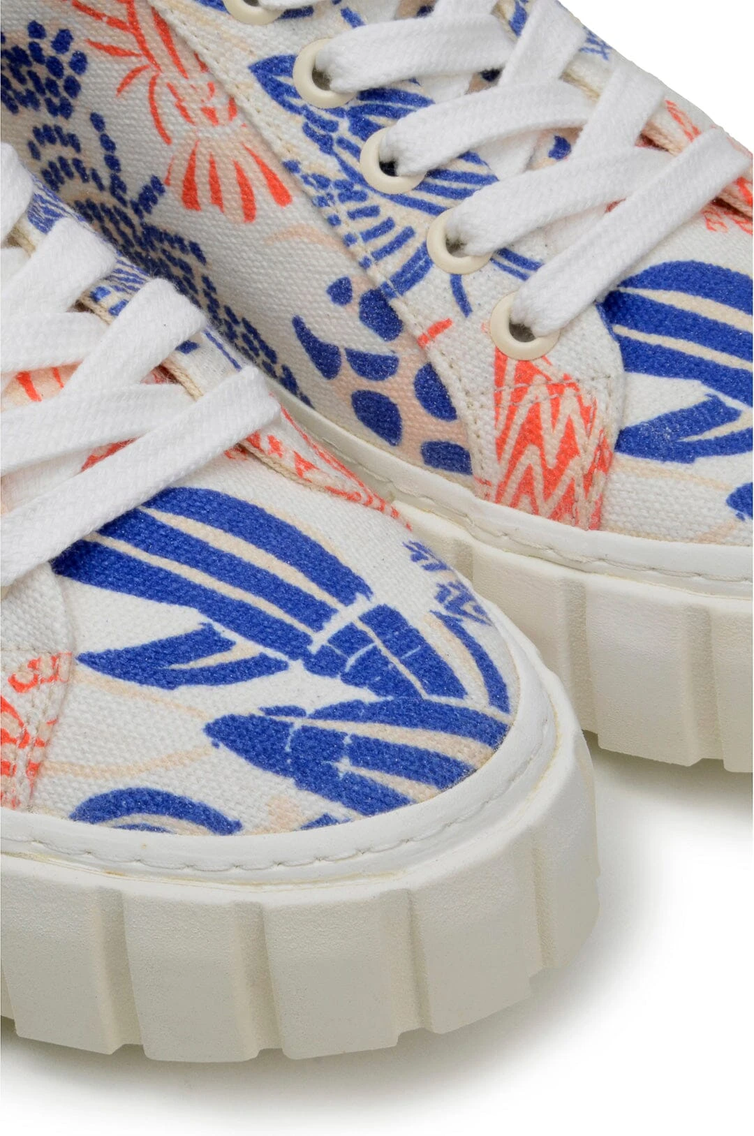 Farm Rio Off-White Lobsters Flatform Sneaker 4 Farm Rio Off-White Lobsters Flatform Sneaker - Image 2