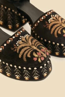 Farm Rio Black Velvet High Sandal 7 Farm Rio Black Velvet High Sandal -Farm Rio 319818 02