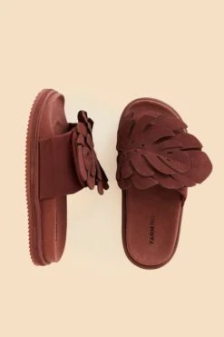 Farm Rio Wine Monstera Anatomic Slide Sandal 9 Farm Rio Wine Monstera Anatomic Slide Sandal -Farm Rio 321053 04